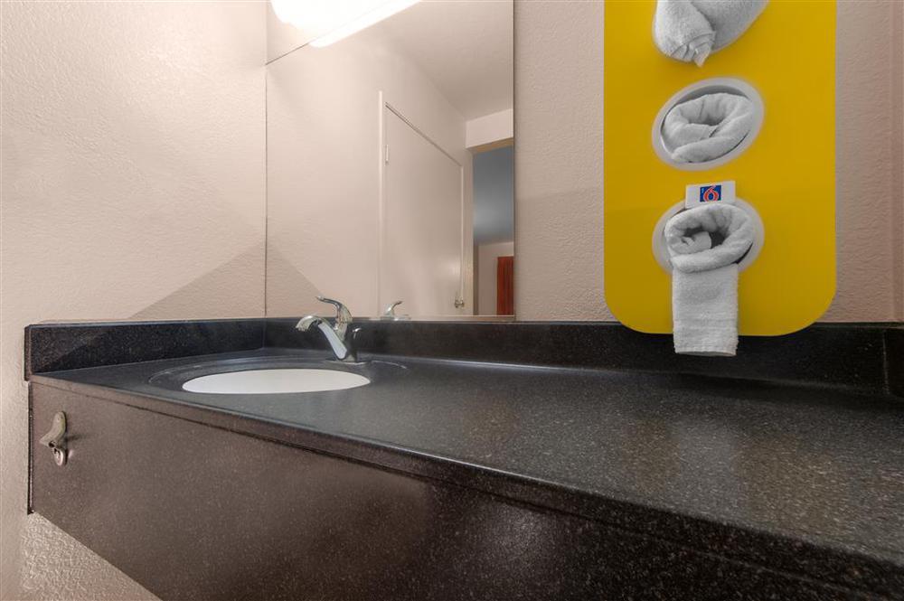6-nashua, Nh Hotel